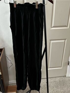 Black Elastic-Waist Track Pants 🍀